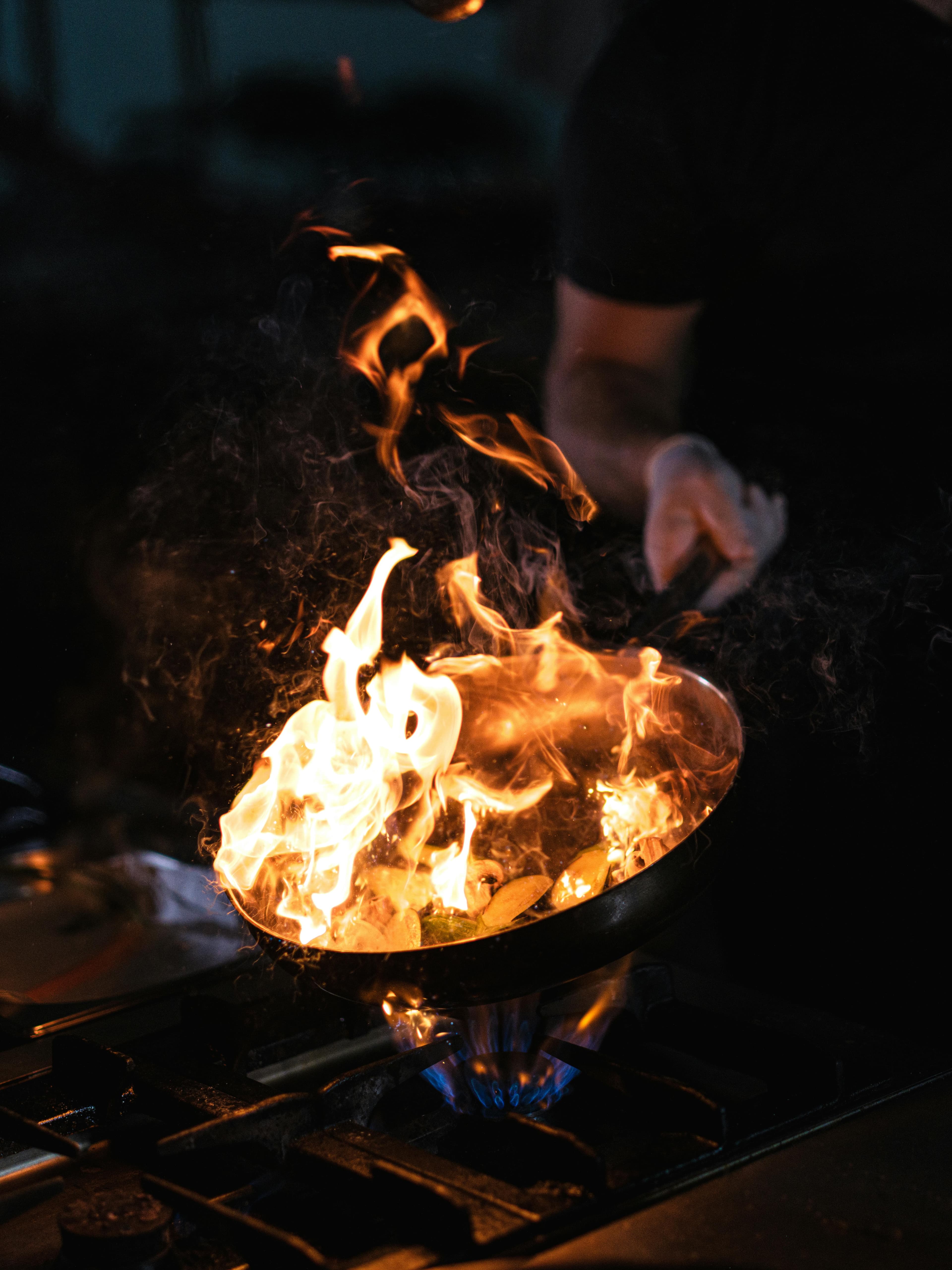 Aus der Zennup Küche: flambierte Pfanne mit Action-Flamme